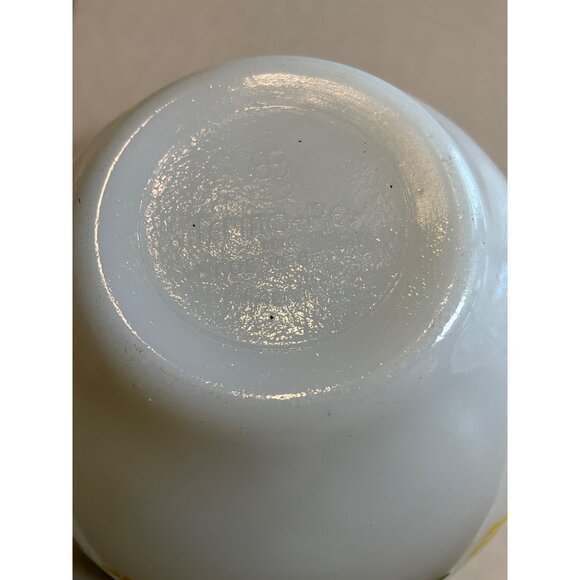 Thermocrisa Mexico 5” diameter Bowl Milk Glass Green and Yellow Design‎ - Picture 4 of 5